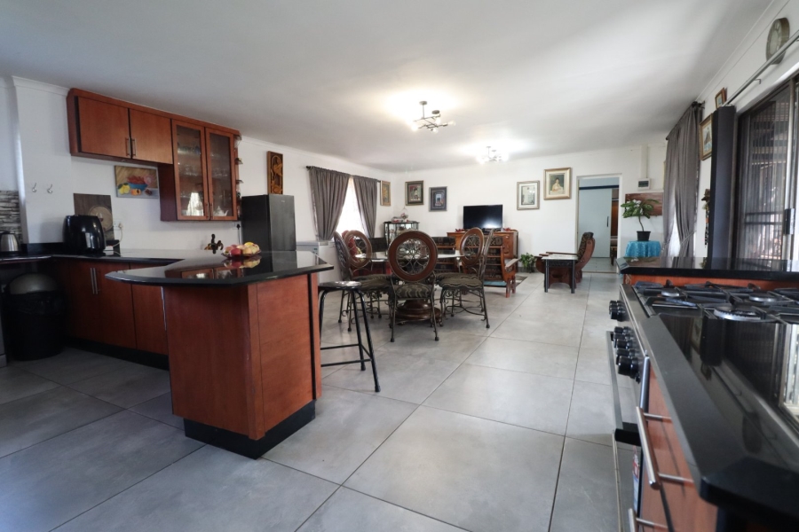5 Bedroom Property for Sale in Kabega Park Eastern Cape